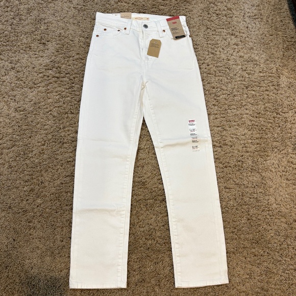 Share  New With Tags Levis Wedgie Straight High-Rise White Jeans Women's 26 - Picture 1 of 8